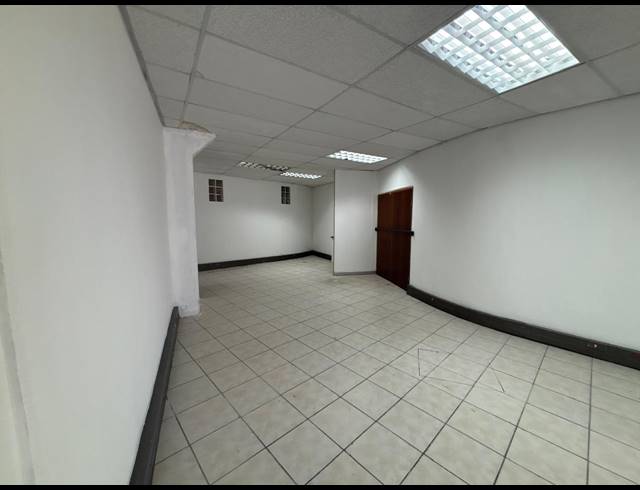 118M² OFFICE TO LET IN TYGER VALLEY